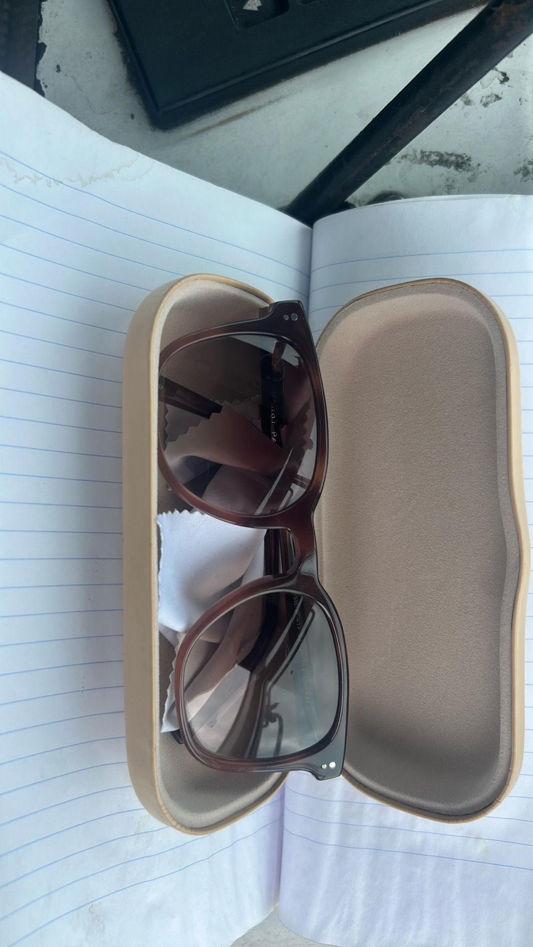 Unisex sunglasses rose colored frames