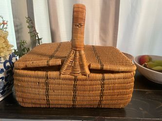 Large Wicker Picnic Basket with Handle & Hinged Lid