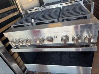 Professional 36" Gas Range with 6 Burners