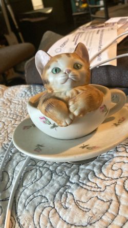 Two ceramic hand painted vintage cats musical