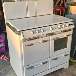 VINTAGE O'KEEFE & MERRIT GAS STOVE