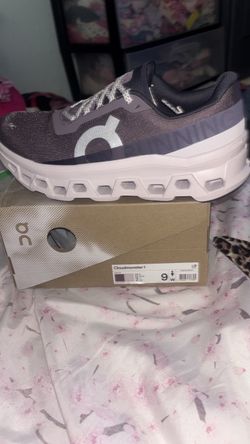 Women’s shoes size 9 New original