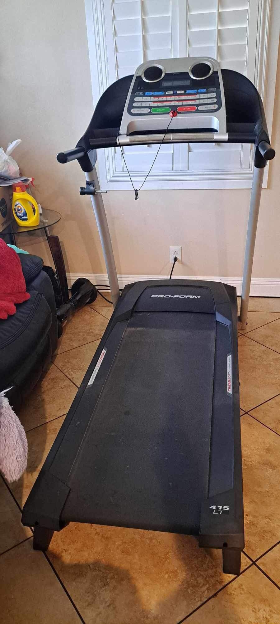 PROFORM Treadmill Model 415 LT for Sale in Long Beach, CA OfferUp