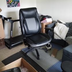 Shaquille O Neill Giant Chair 
