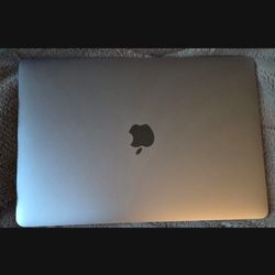Like New mackbook pro 13in 2020