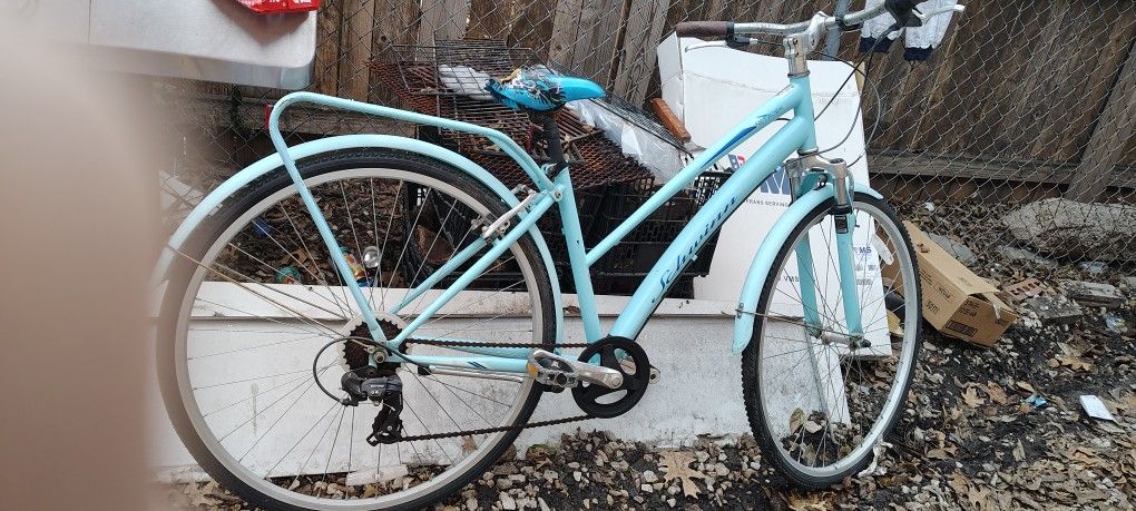 Schwinn woman's bike