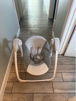 Baby travel swing