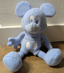 Like NEW - Uniqlo Disney Mickey Mouse plush toy 11"