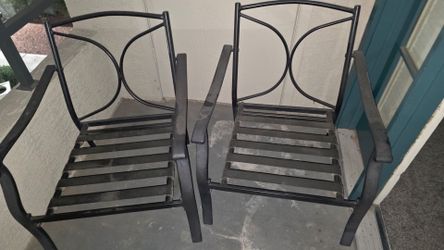 Set of 2 metal frame patio chairs