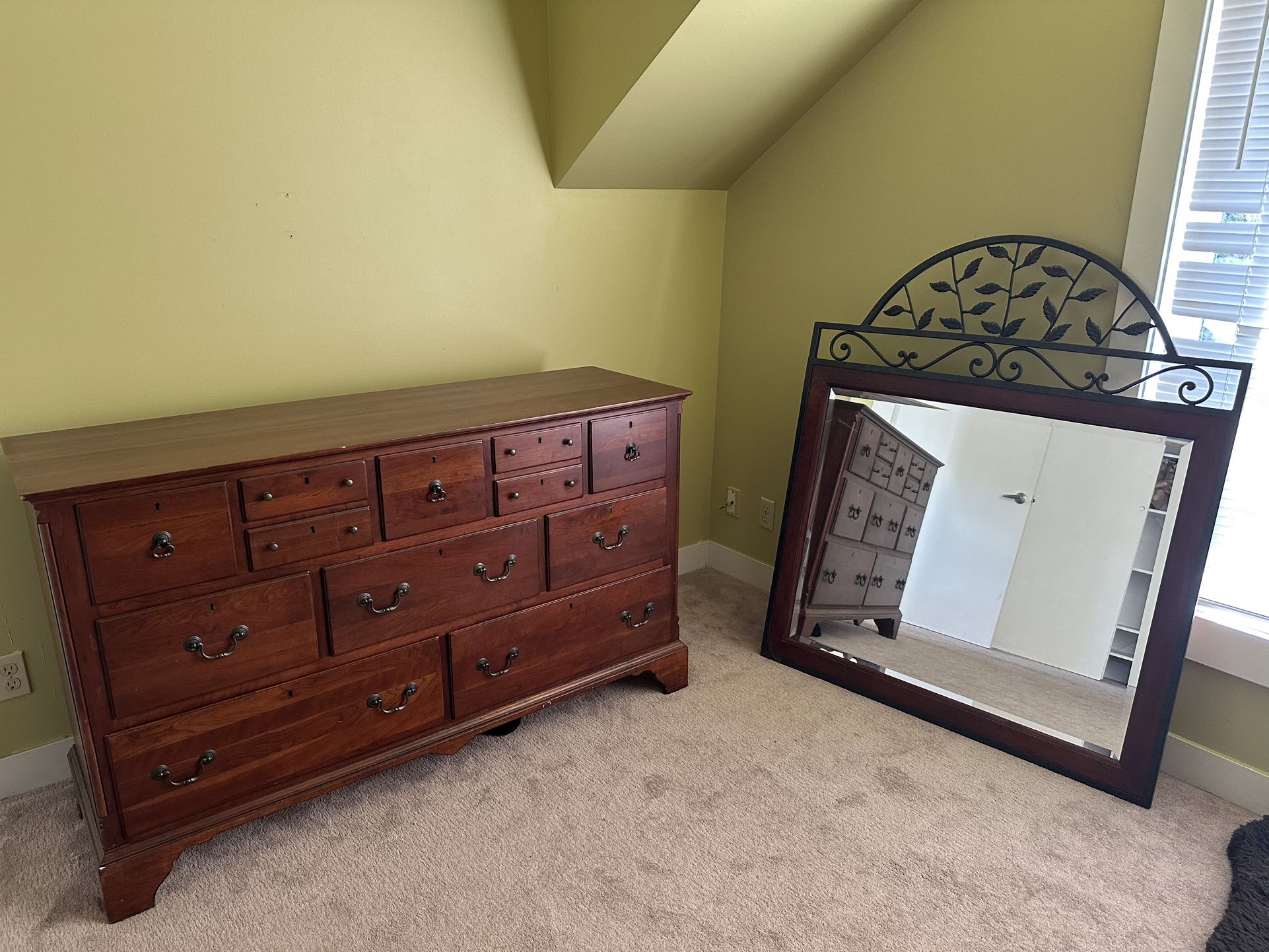 Bedroom Set - Dresser, 2 Nightstands And Mirror