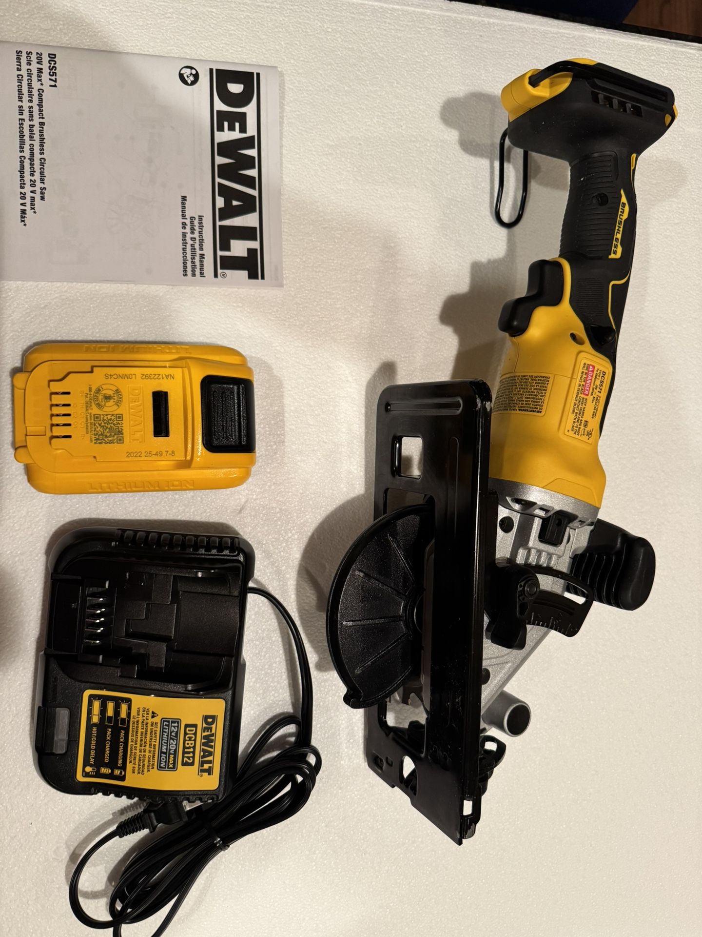 Dewalt DCS571 4 1/2” Compact circular saw