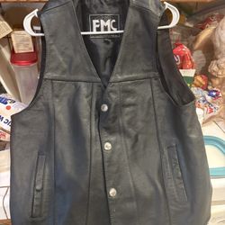Leather best size extra large they’re real good shape