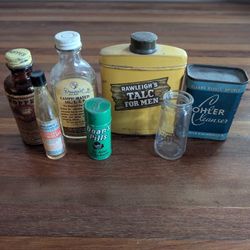 Vintage Antique Household Collectible Bottles

Nowland's direct applicator tincture merthiolate 
Druggist camphorated oil USP the penslar company 
Koh