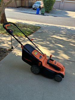 Electric lawn mower