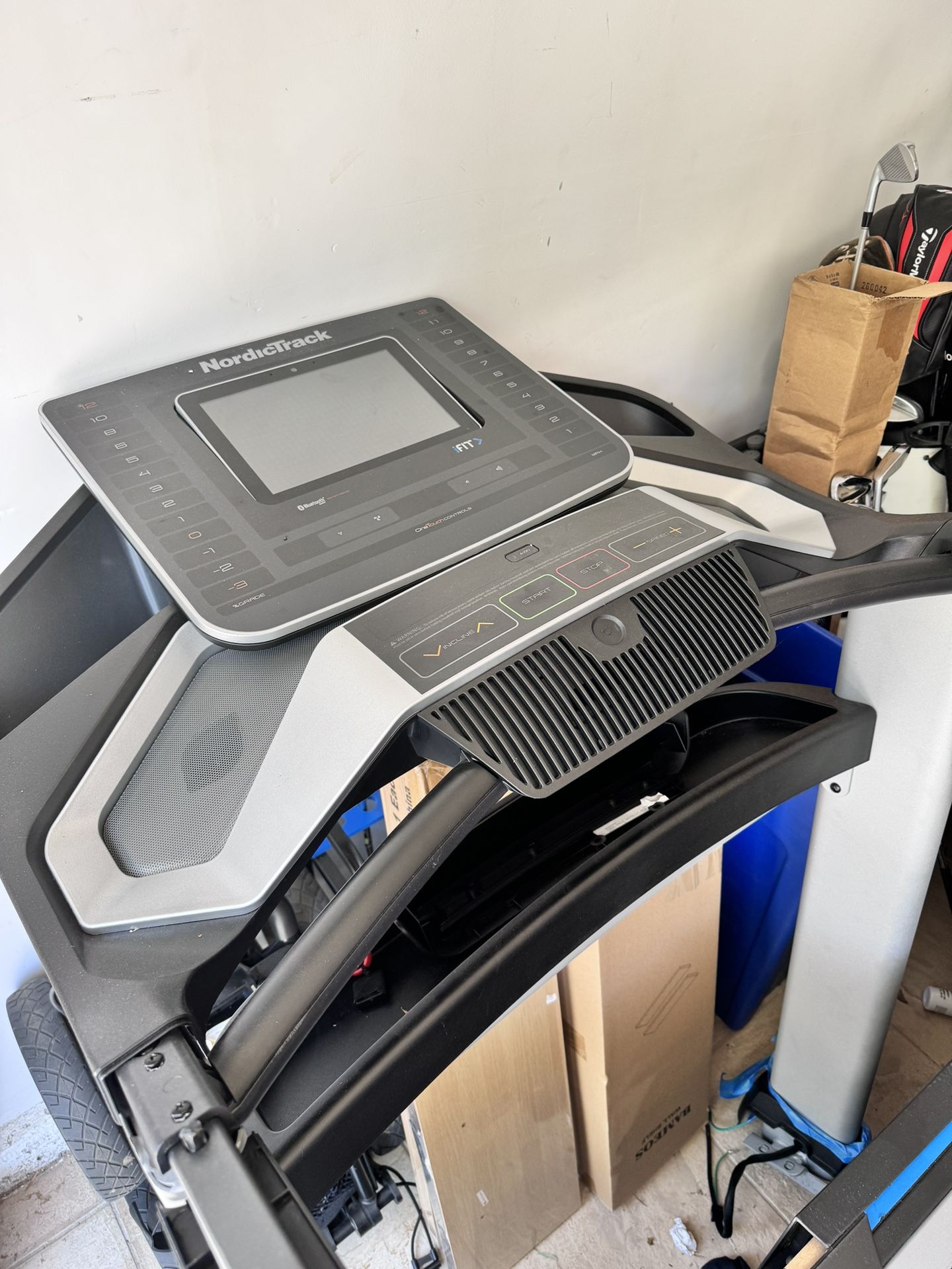 NORDIC TRACK EXP 10i TREADMILL Sports & Outdoors