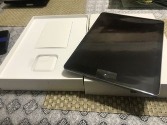BRAND NEW IPAD 128GB FP2H2LL/A
