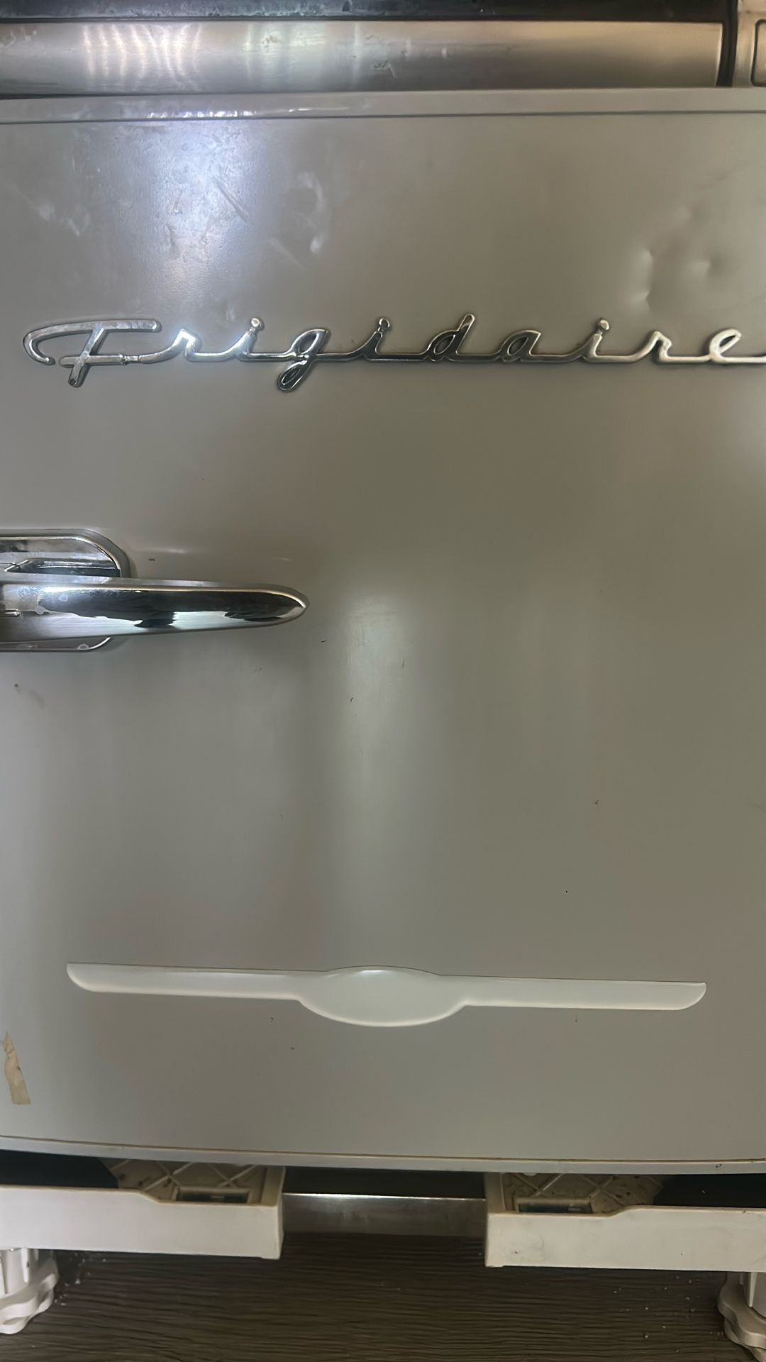 Fridgidare Retro Mini Fridge