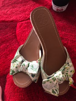 Tory Burch wedges size 8