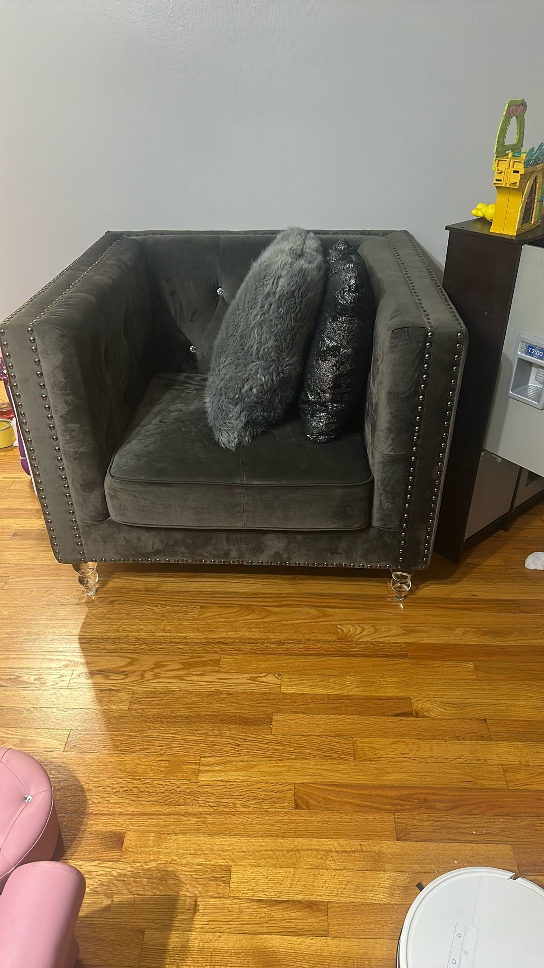 Hollywood Loveseat