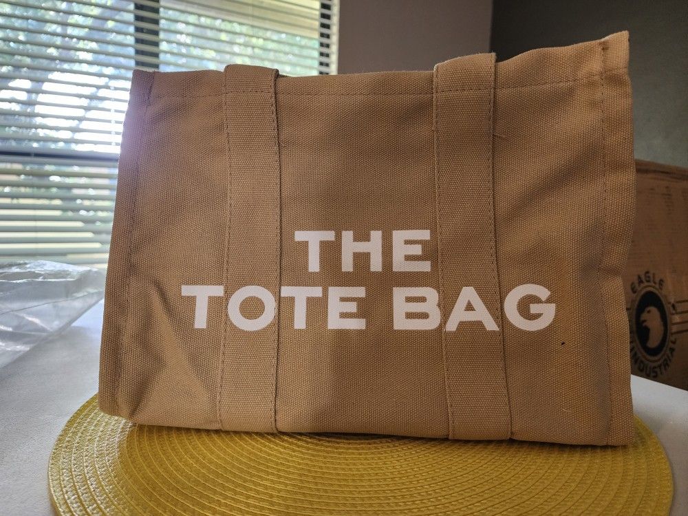 THE TOTE BAG