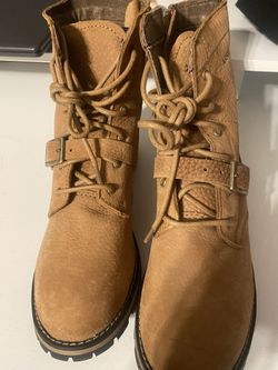 Beige Shoes Size 8(1/2M)