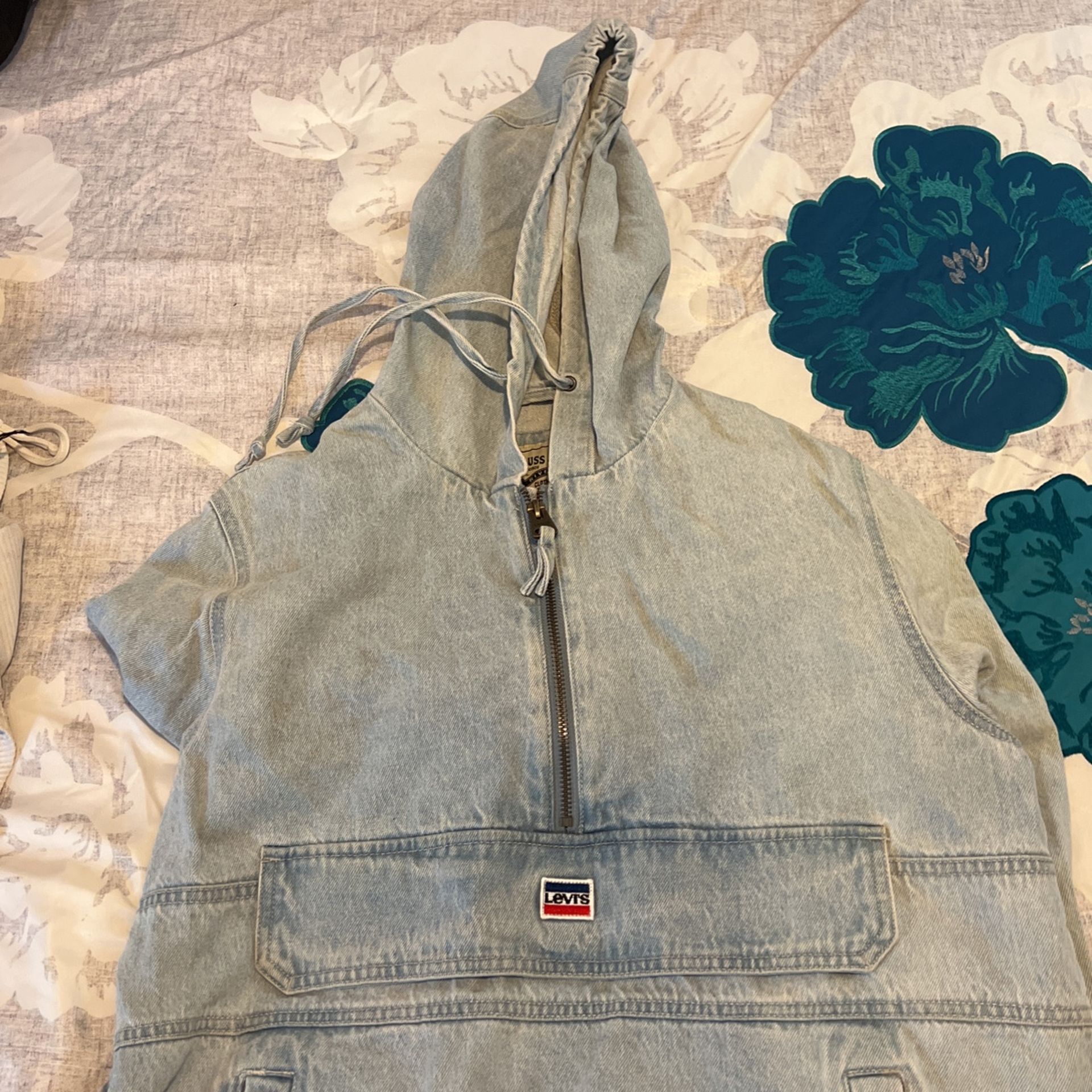 Authentic Vintage Levi’s Pullover
