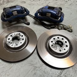 2008 Volkswagen R32 Front Brakes