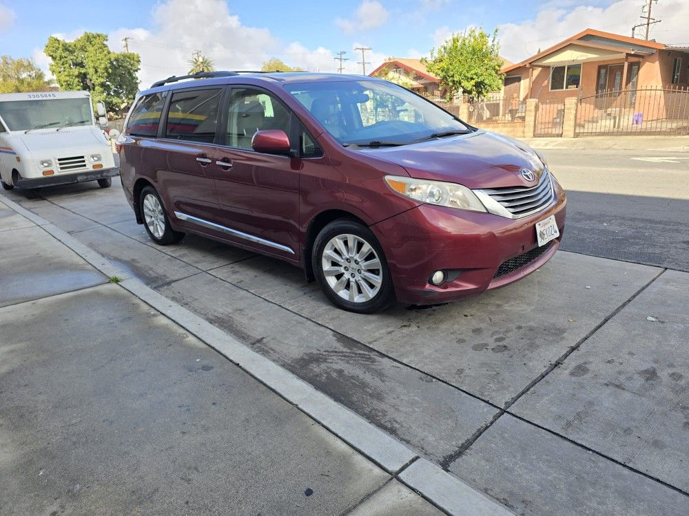 2015 Toyota Sienna