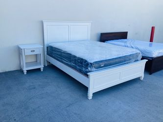 Queen Bed