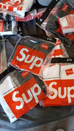Supreme x Hanes Cushion Crew Socks (Size 6–12) – Brand New