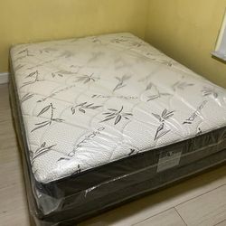 NEW MATTRESS QUEEN SIZE PLUSH WITH BOX SPRING 