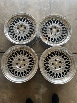 AG M220 Wheels