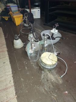 4 Very Unique Light Fixtures All In Good Working Condition Only 80$