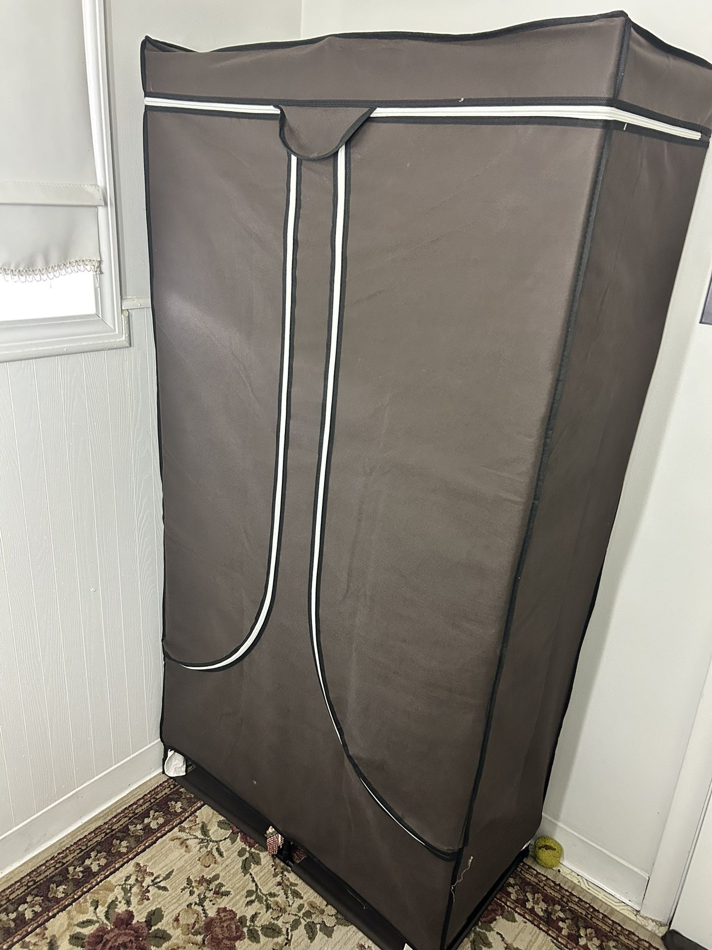 Clothes Storage Unit