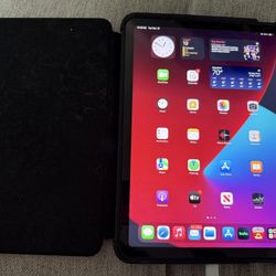 iPad Air 4th Gen 64GB W/ Cover Excellent Condition 