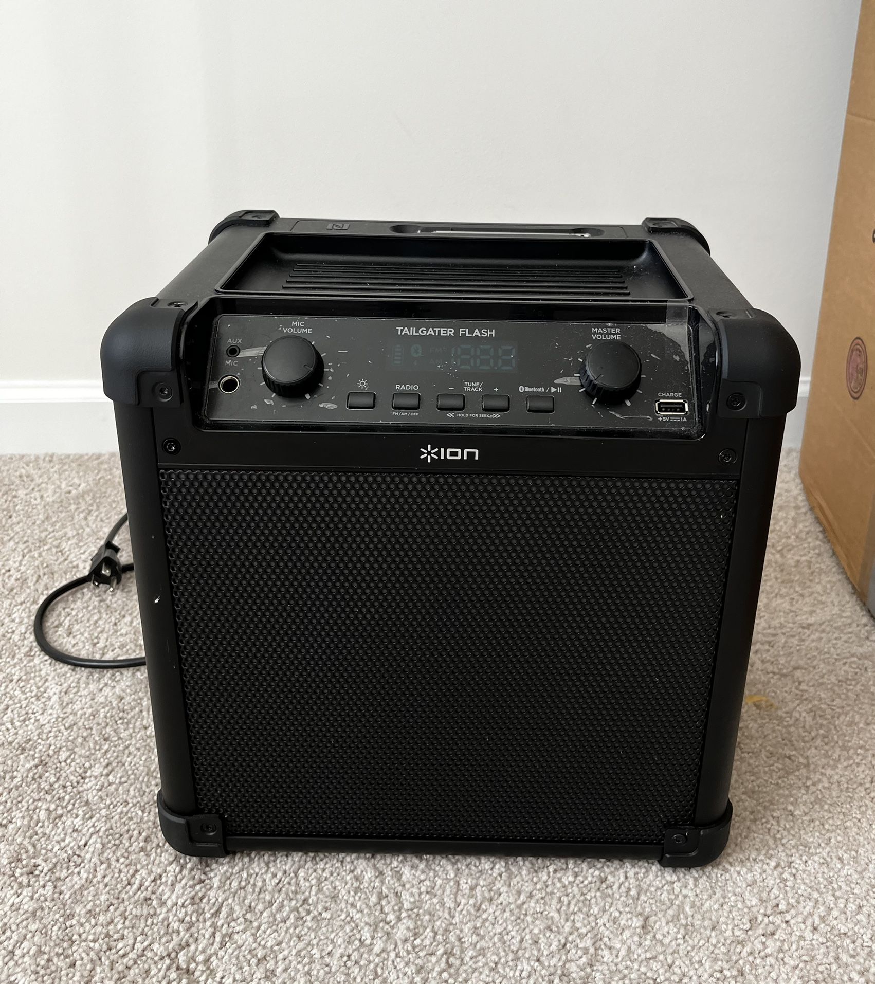Ion Audio Tailgater Flash Wireless Rechargeable Speaker System with Sound-Reactive Lights