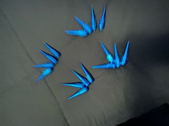 Spike lug nuts
