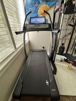 2020 NordicTrack Commercial X22i – Like New, 40% Incline – San Antonio, TX