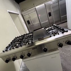 THERMADOR PROFESSIONAL 48” STAINLESS STEEL GAS RANGE TOP WITH GRIDDLE 
