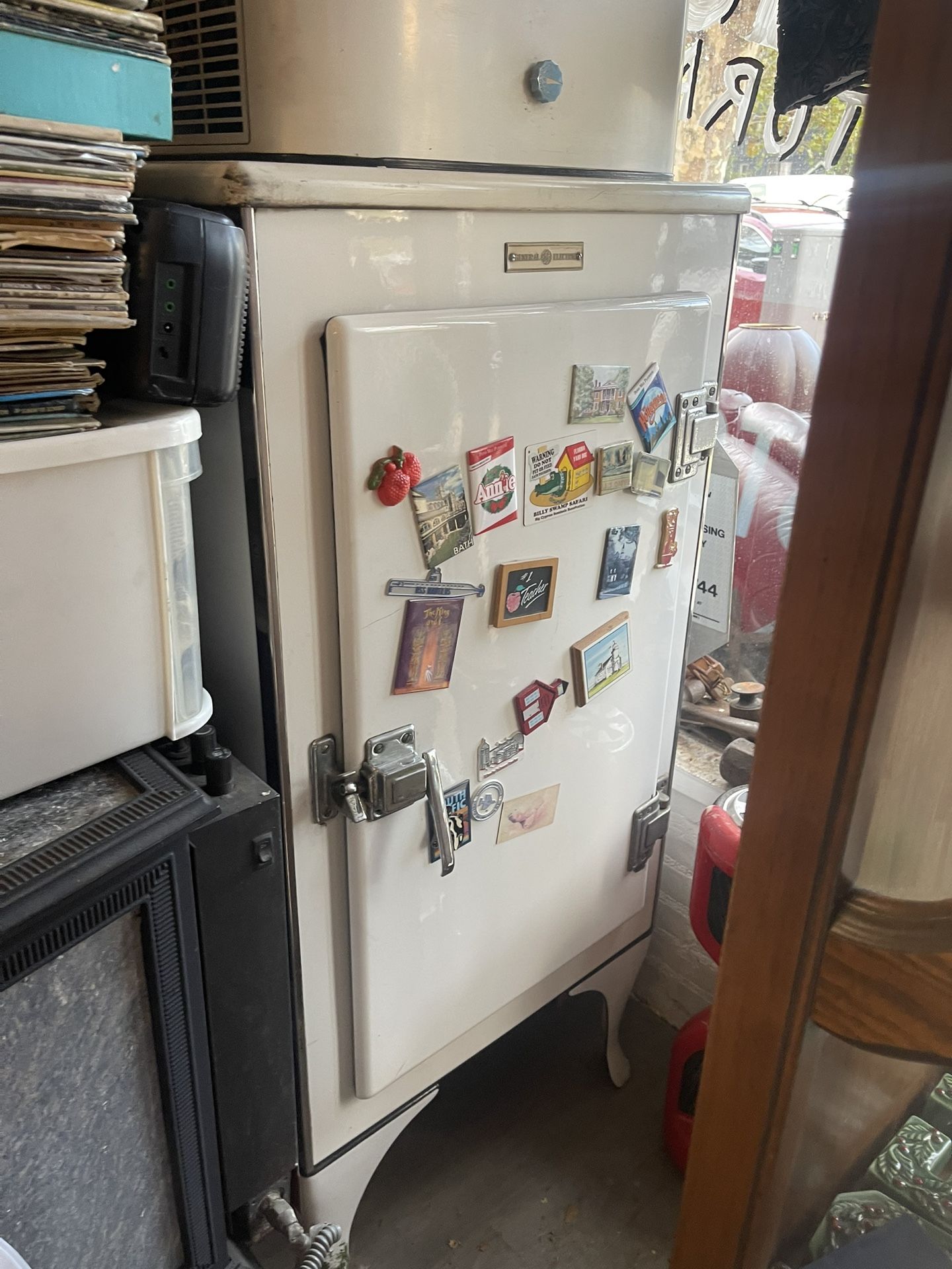 Vintage 1945 General Electric Vintage Fridge