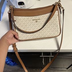 Michael Kors . 