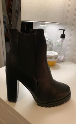 Never Worn Chelsea Boots