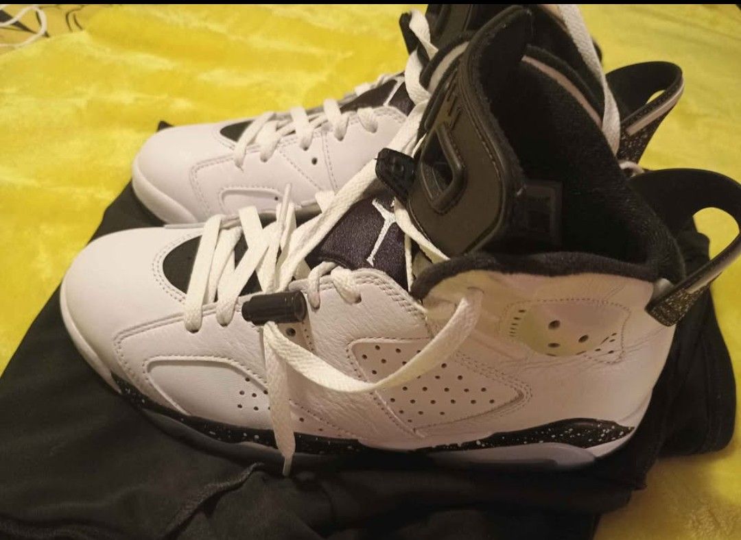 Nike Air Jordan 6 Retro reverse Oreo Size 8