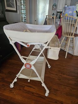 Maydolly portable changing table