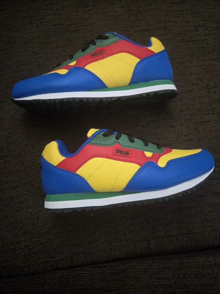 Kids 4.5 FILA Sneakers
