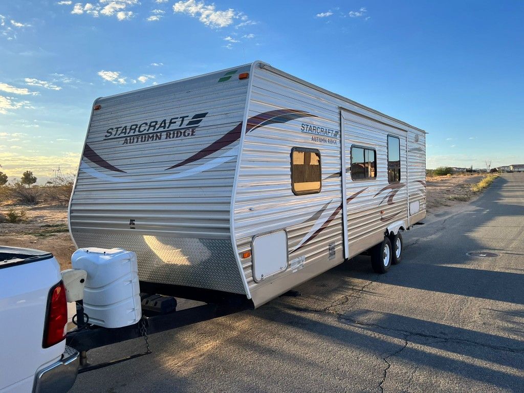 2013 Starcraft Travel Trailer In Victorville Ca for Sale in Fontana, CA