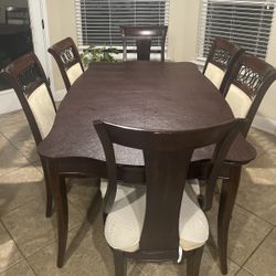 Beautiful Solid Wood Dining Table With Cover/ 6 Chairs 