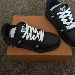 LV Trainer Sneaker
