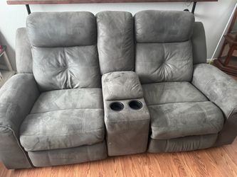 Used love seat that reclines