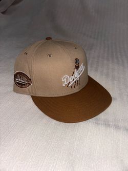RARE- Los Angeles Dodgers Comet Logo Beige/Brown